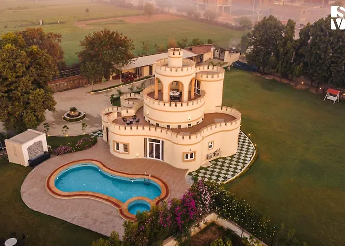 Stayvista'S Mystic Castle With Terrace, Swimming Pool, Lawn With Gazebo Jaipur
